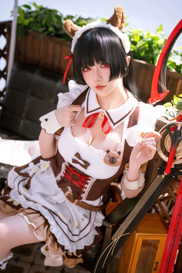 星之迟迟《2026年04月计划 鸣潮 千咲·联动咖啡女仆》主题写真：42张全套美图