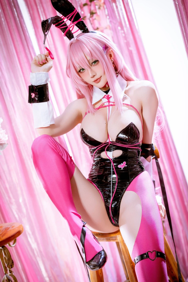 星之迟迟《2026年04月计划 Nikke胜利女神 薇尔维特·兔女郎》主题写真：48张全套美图