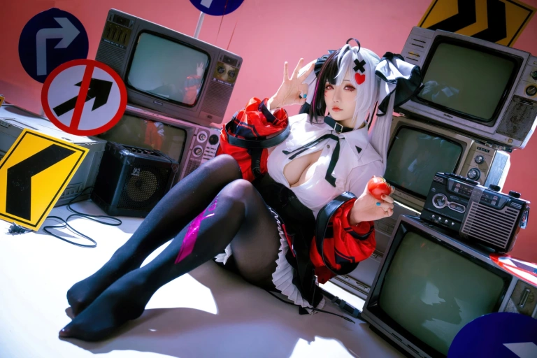 星之迟迟《2026年06月计划 异环 安魂曲原皮+同人》主题写真：120张全套美图