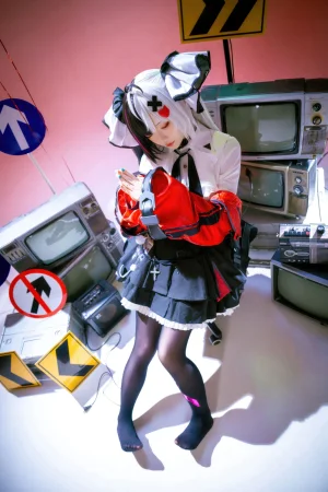星之迟迟《2026年06月计划 异环 安魂曲原皮+同人》主题写真：120张全套美图