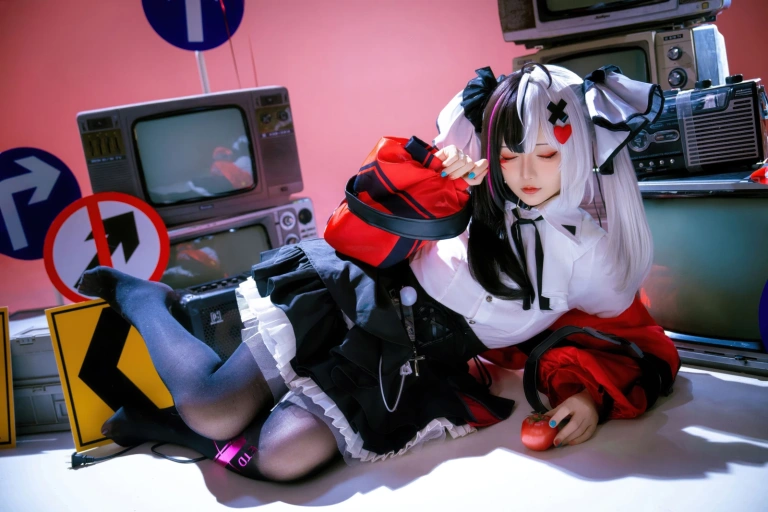 星之迟迟《2026年06月计划 异环 安魂曲原皮+同人》主题写真：120张全套美图