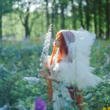 蠢沫沫《花丛婚纱》主题写真：67张全套美图
