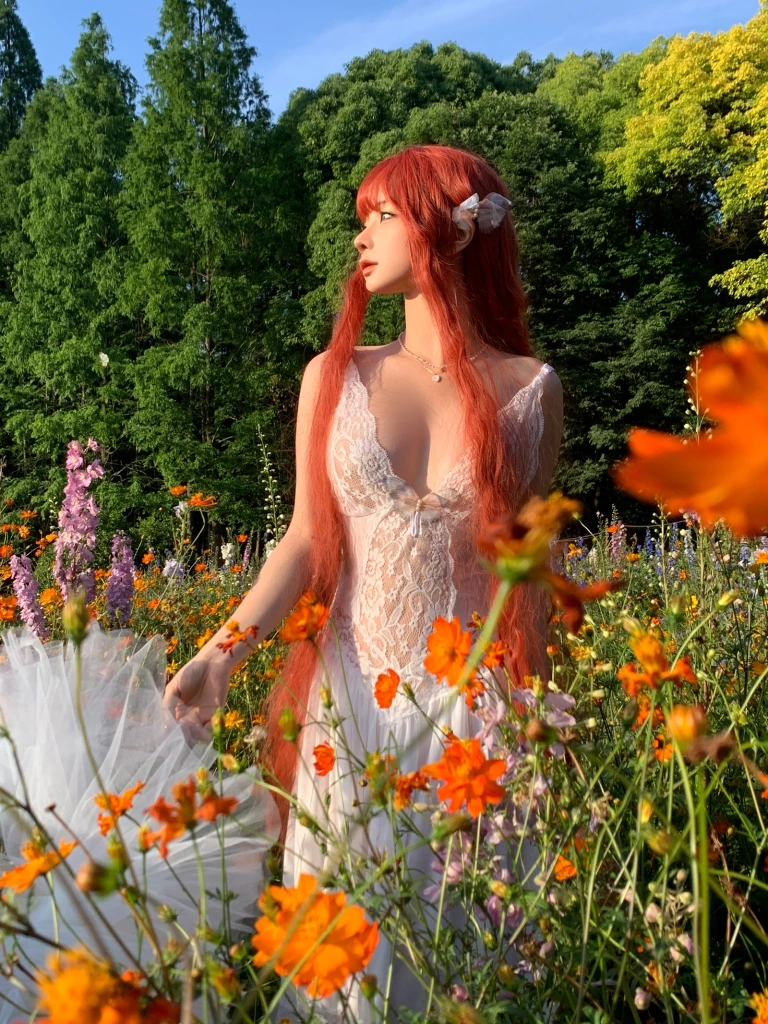 蠢沫沫《花丛婚纱》主题写真：67张全套美图