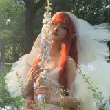 蠢沫沫《花丛婚纱》主题写真：67张全套美图
