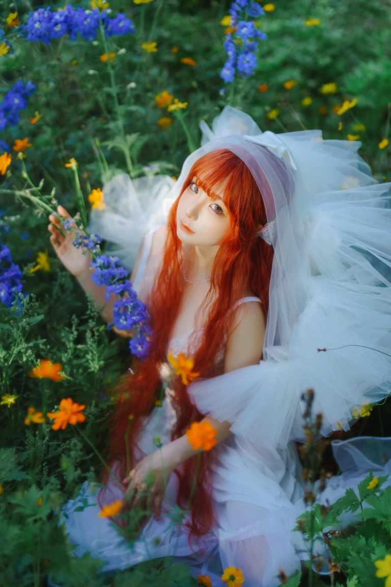 蠢沫沫《花丛婚纱》主题写真：67张全套美图