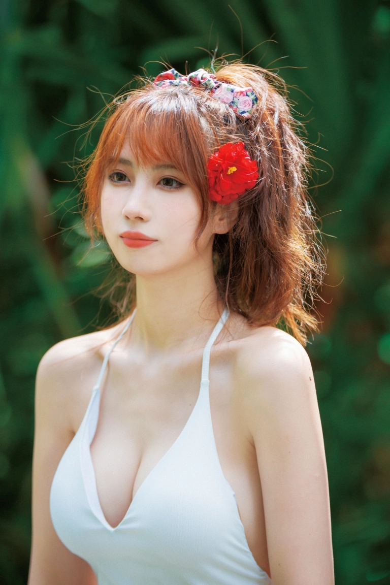 念雪《昭和碎花》主题写真：35张全套美图