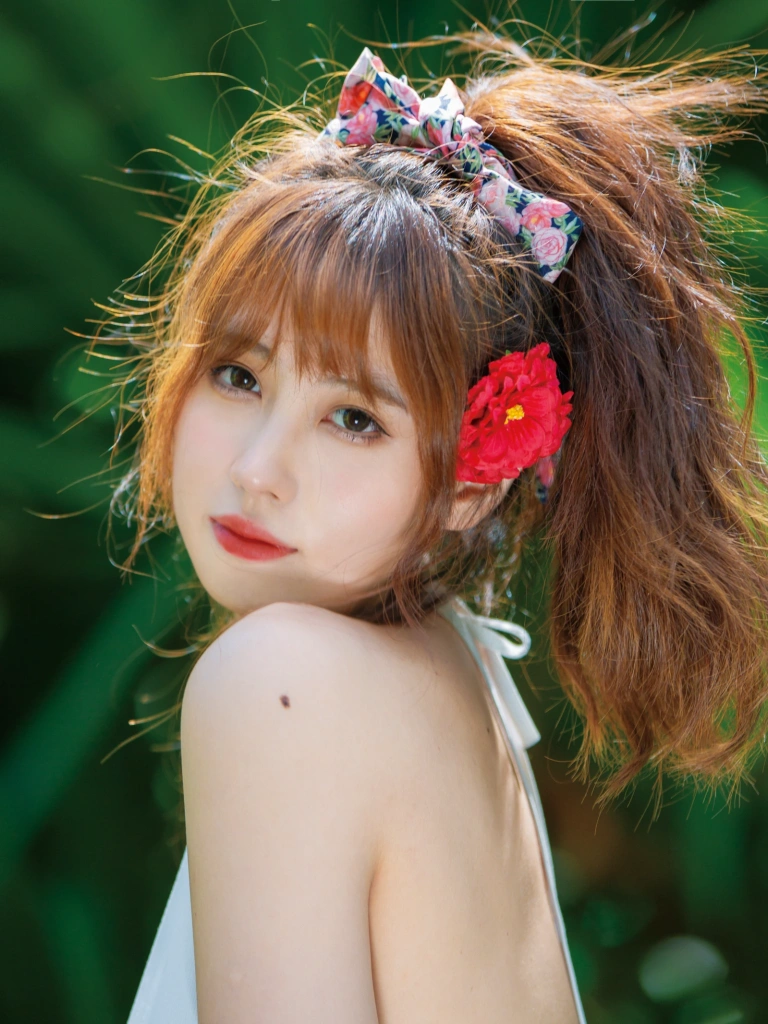 念雪《昭和碎花》主题写真：35张全套美图