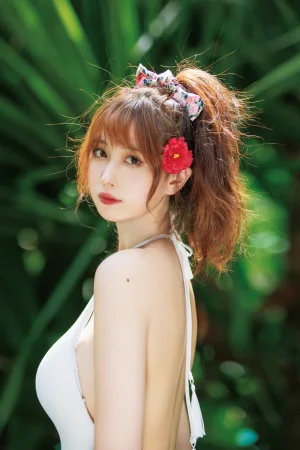 念雪《昭和碎花》主题写真：35张全套美图