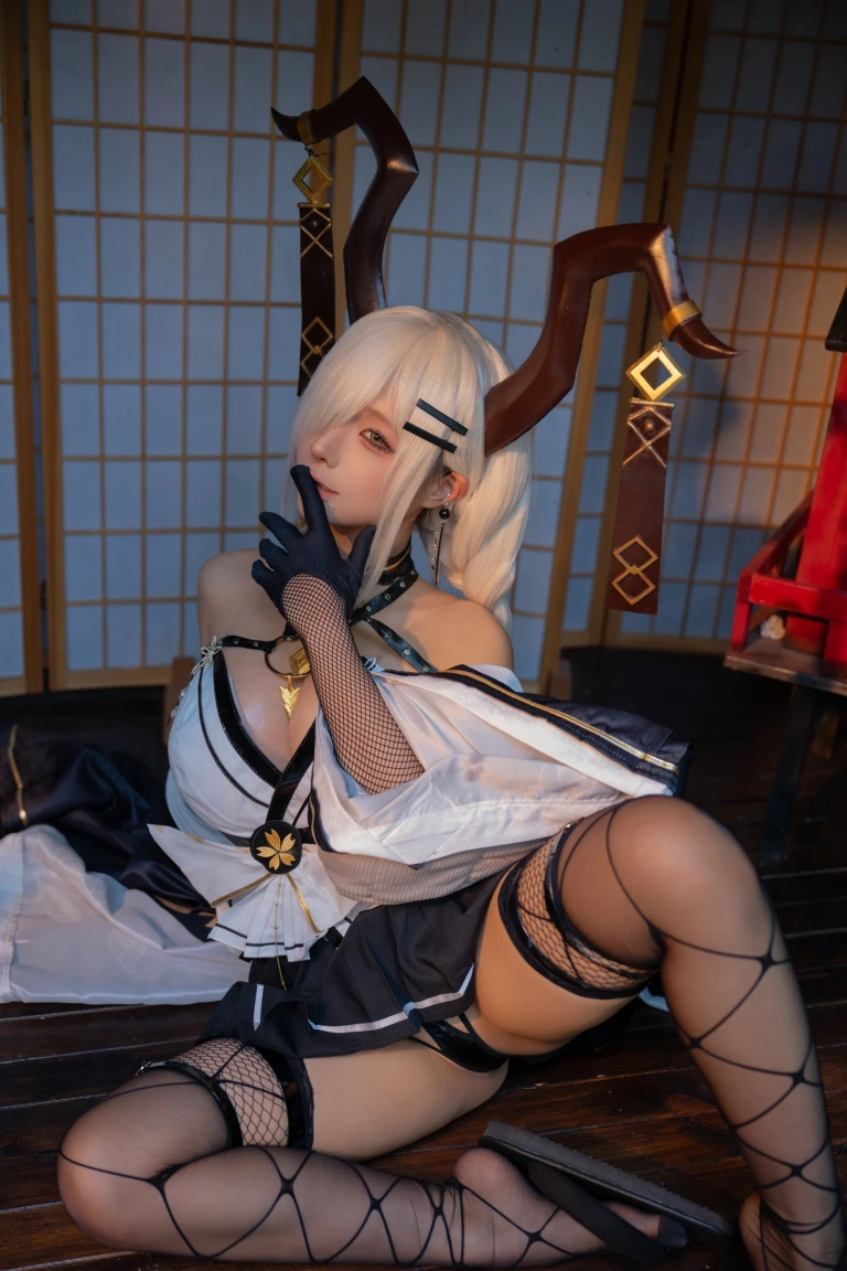 蠢沫沫《尾张》主题写真：369张全套美图，含2个视频