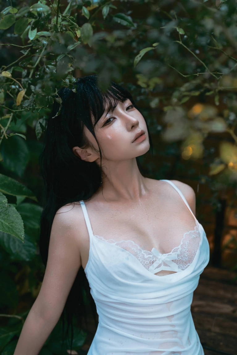 蠢沫沫《雨》主题写真：49张全套美图