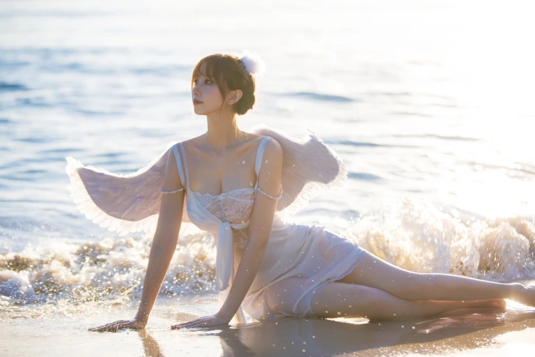 念雪《海边神明少女》主题写真：50张全套美图