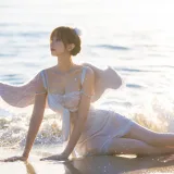 念雪《海边神明少女》主题写真：50张全套美图