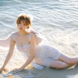 念雪《海边神明少女》主题写真：50张全套美图