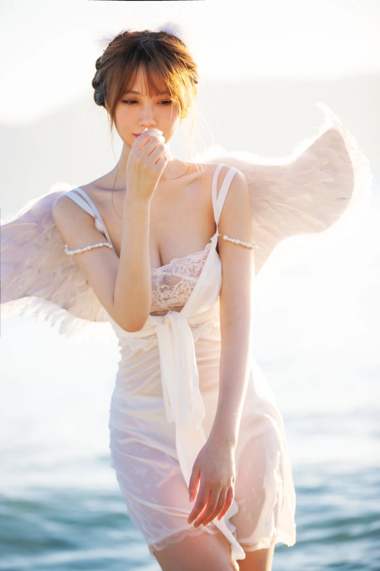 念雪《海边神明少女》主题写真：50张全套美图