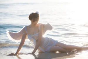 念雪《海边神明少女》主题写真：50张全套美图