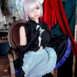 蠢沫沫《玛修女仆》主题写真：22张全套美图