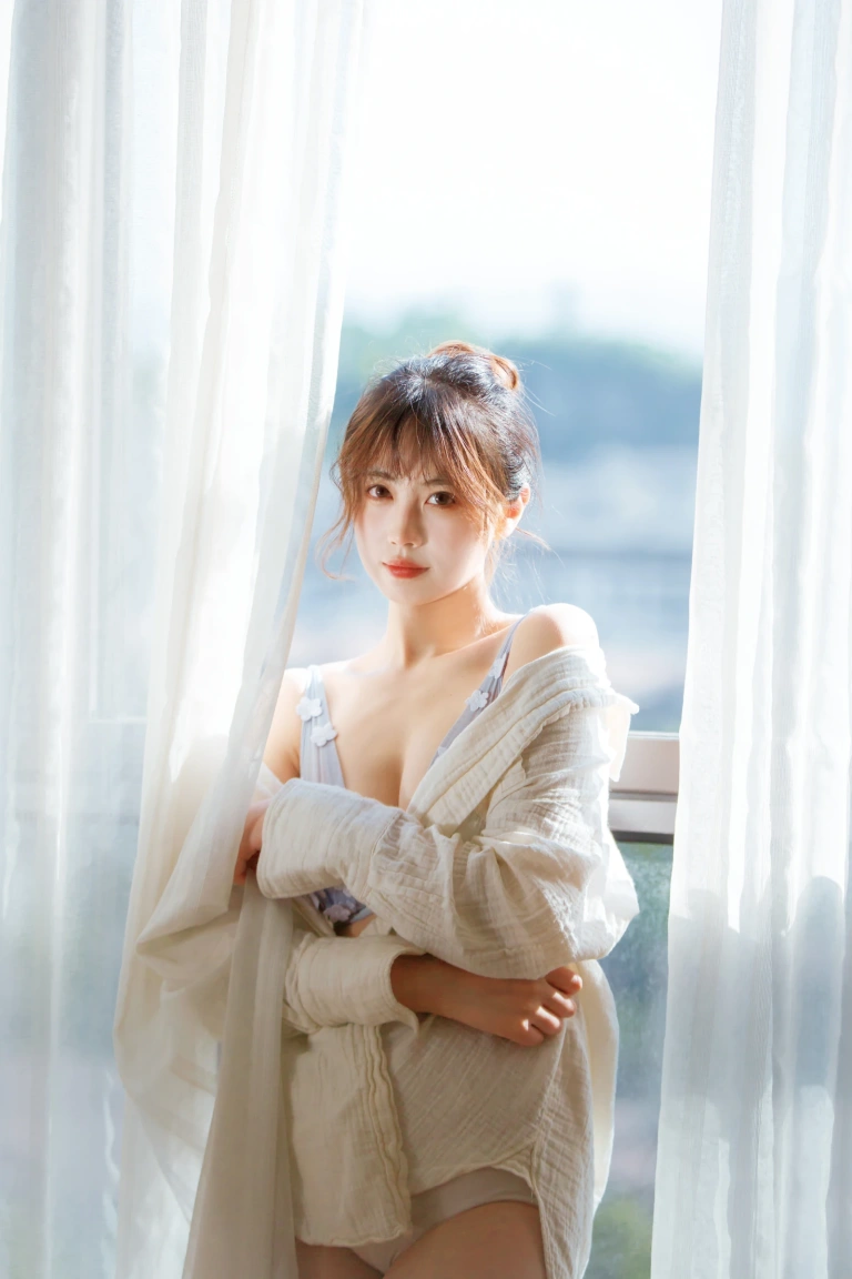 念雪《夏至已至》主题写真：25张全套美图
