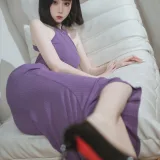 许岚《紫韵人妻》主题写真：28张全套美图