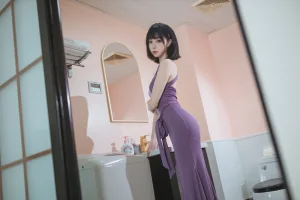 许岚《紫韵人妻》主题写真：28张全套美图