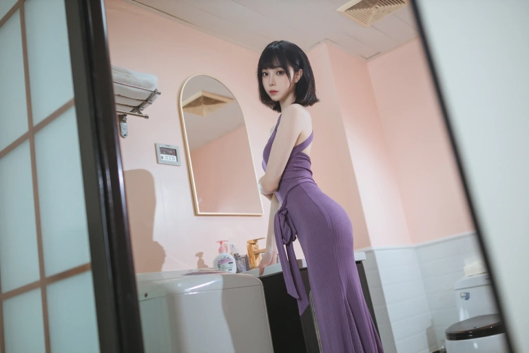 许岚《紫韵人妻》主题写真：28张全套美图