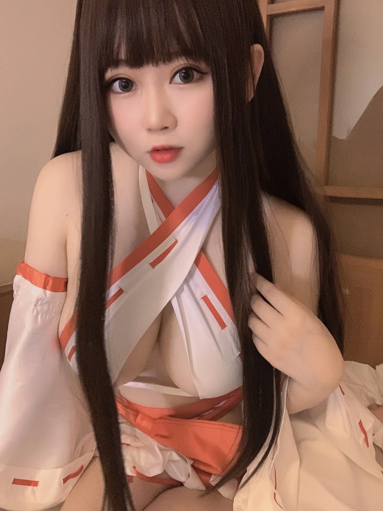 依酱《女巫》主题写真：41张全套美图，含4个视频