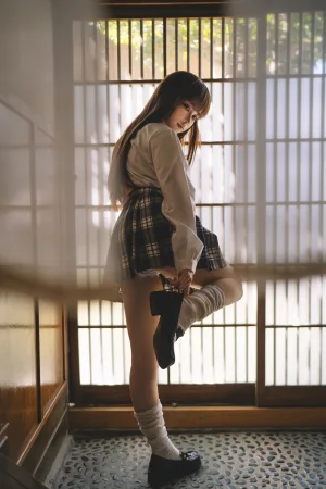 蠢沫沫《JK》主题写真：32张全套美图
