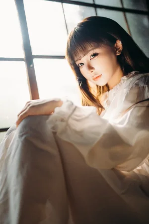 蠢沫沫《阳》主题写真：31张全套美图