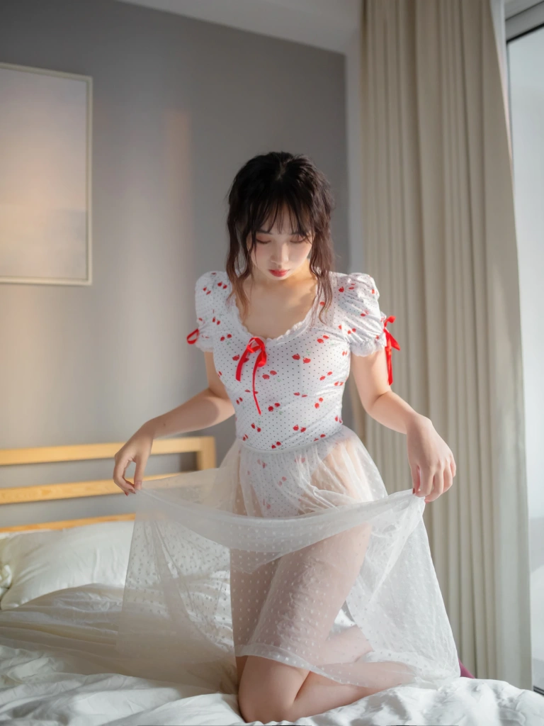 念雪《红玫瑰》主题写真：32张全套美图