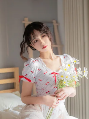 念雪《红玫瑰》主题写真：32张全套美图