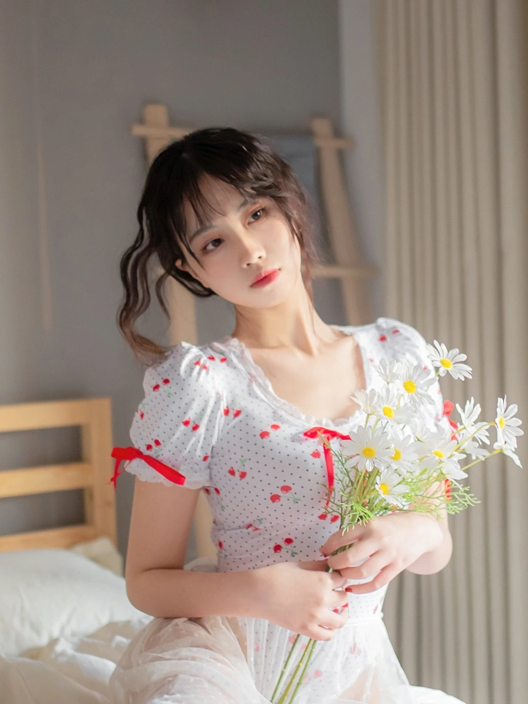 念雪《红玫瑰》主题写真：32张全套美图