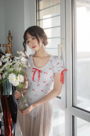念雪《红玫瑰》主题写真：32张全套美图