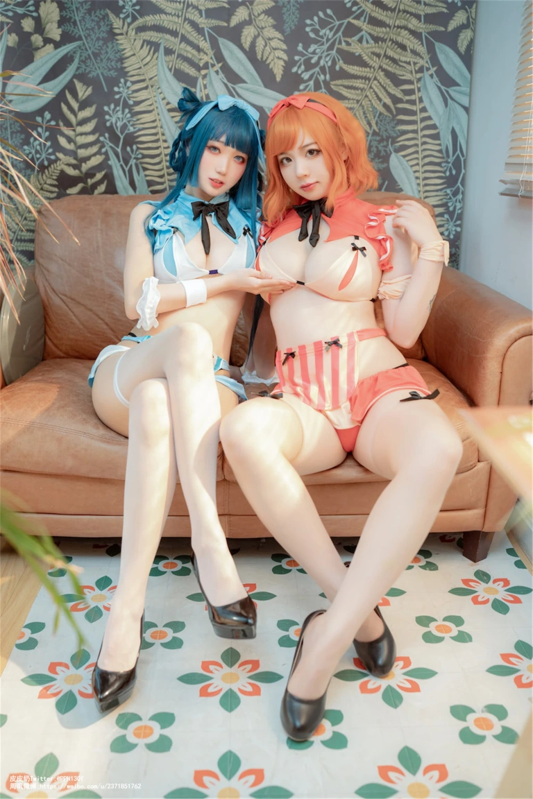 周叽是可爱兔兔《服务员 皮皮奶&周叽是可爱兔兔》主题写真：39张全套美图