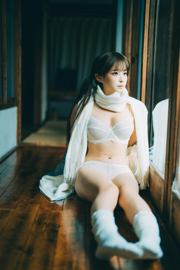 蠢沫沫《情人节》主题写真：26张全套美图