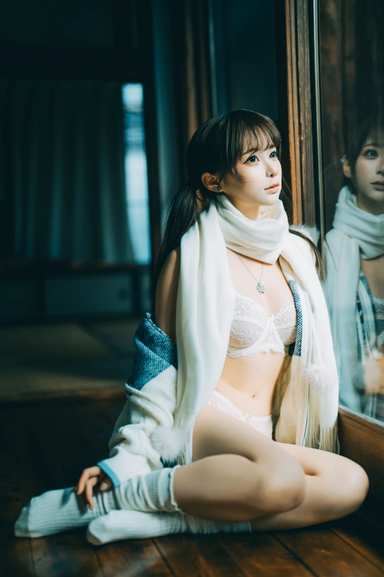 蠢沫沫《情人节》主题写真：26张全套美图