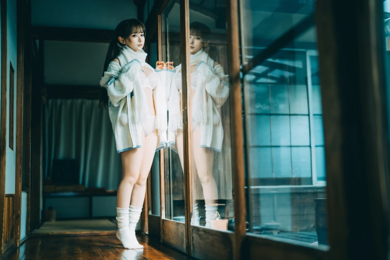蠢沫沫《情人节》主题写真：26张全套美图