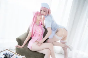 周叽是可爱兔兔《粉蓝护士 &皮皮奶》主题写真：77张全套美图，含8个视频