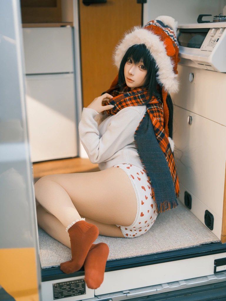 蠢沫沫《房车》主题写真：53张全套美图，含1个视频