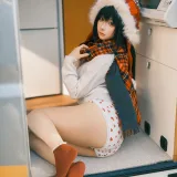 蠢沫沫《房车》主题写真：53张全套美图，含1个视频