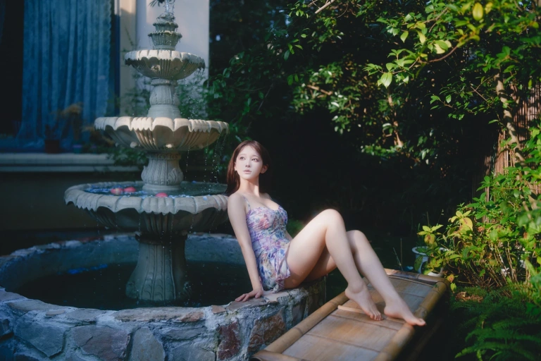 蠢沫沫《水池碎花裙》主题写真：27张全套美图