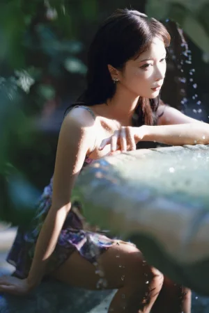 蠢沫沫《水池碎花裙》主题写真：27张全套美图