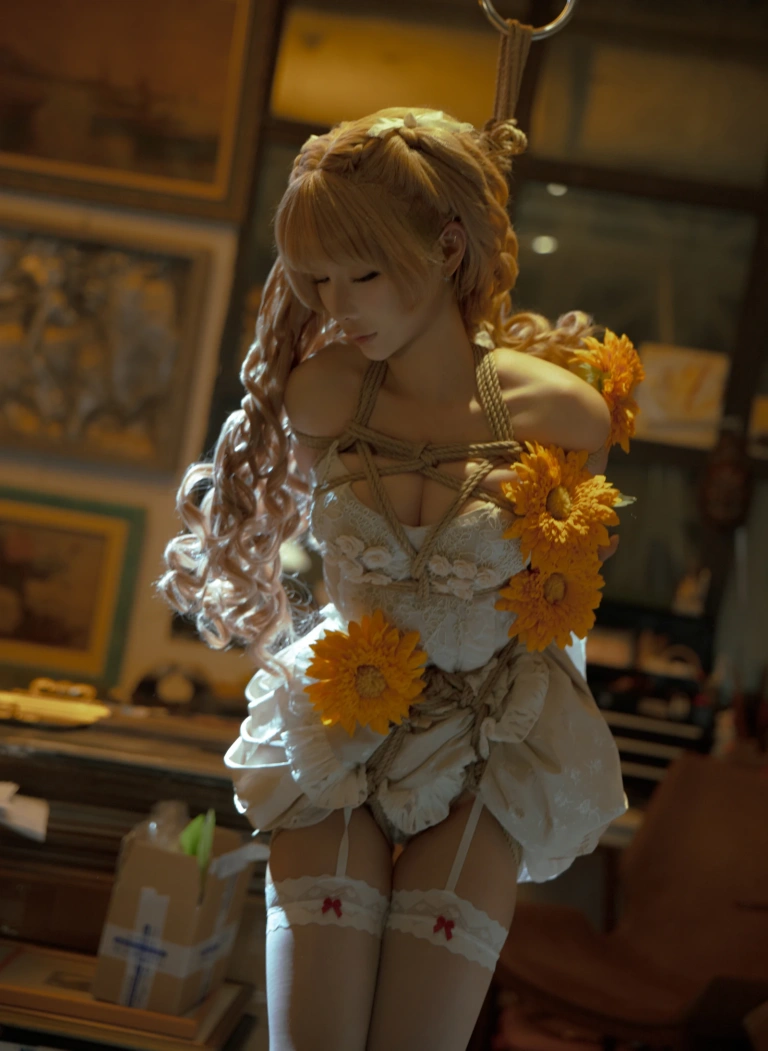 蠢沫沫《向日葵绳》主题写真：17张全套美图
