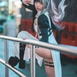 果咩酱《中式赛博》主题写真：13张全套美图