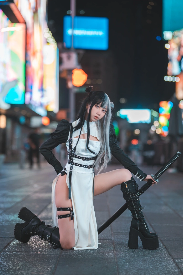 果咩酱《中式赛博》主题写真：13张全套美图