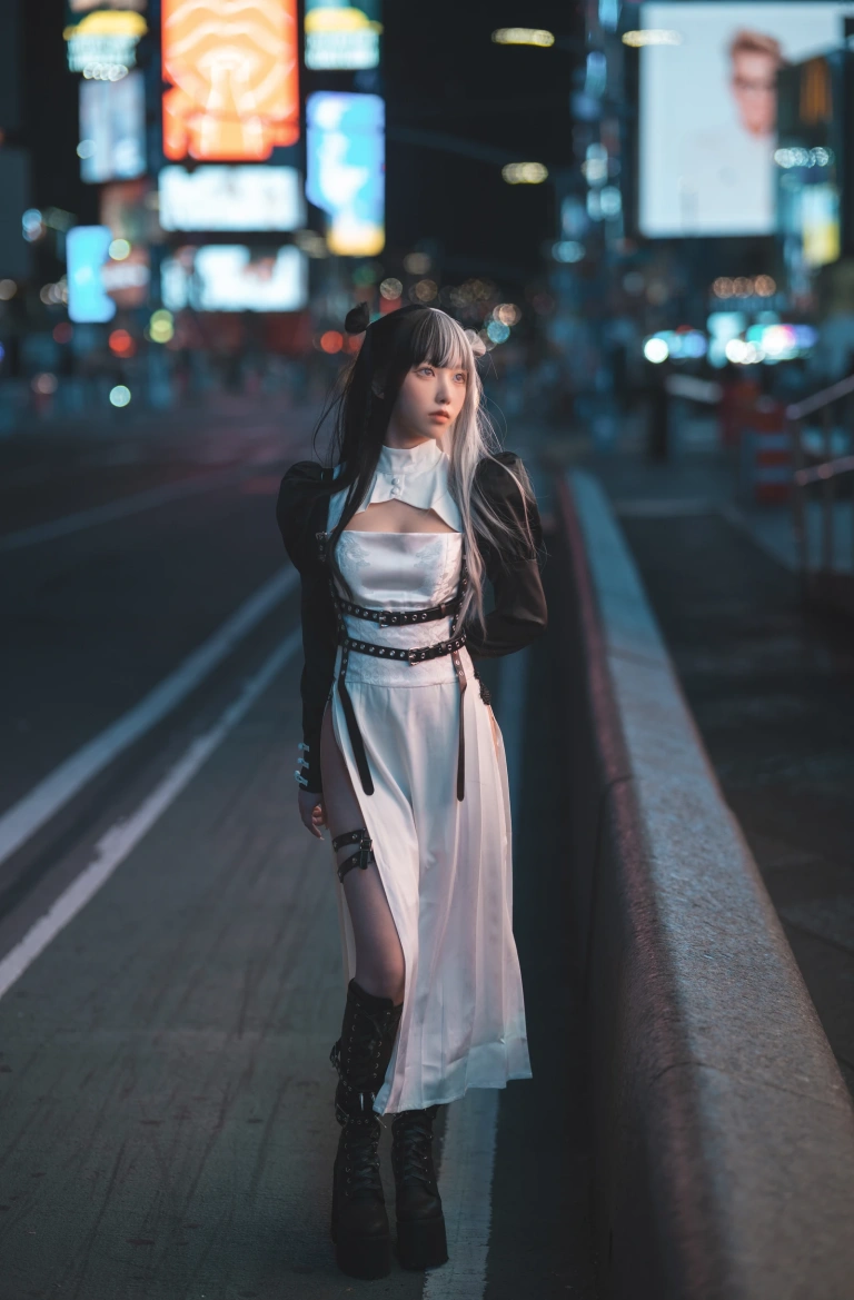 果咩酱《中式赛博》主题写真：13张全套美图