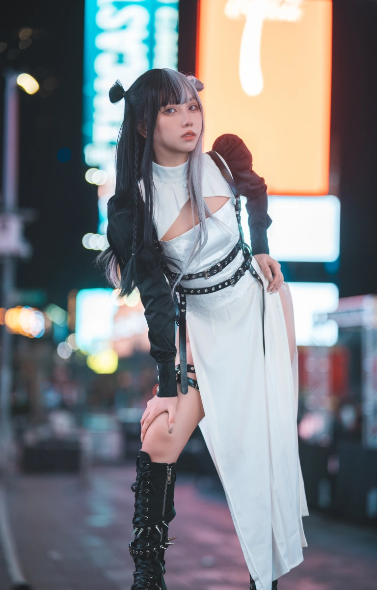 果咩酱《中式赛博》主题写真：13张全套美图
