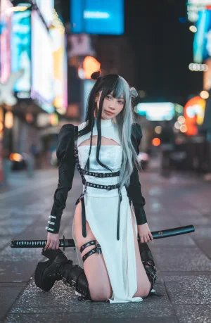 果咩酱《中式赛博》主题写真：13张全套美图