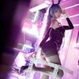 周叽是可爱兔兔《树城兔女郎》主题写真：28张全套美图