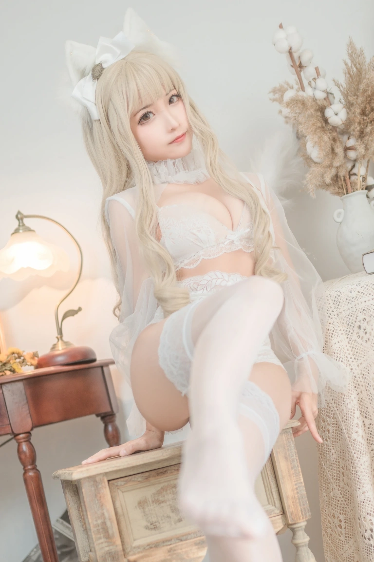 蠢沫沫《白猫》主题写真：40张全套美图