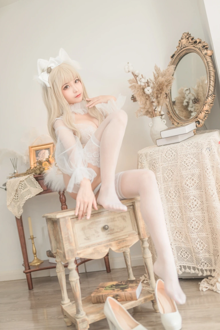 蠢沫沫《白猫》主题写真：40张全套美图