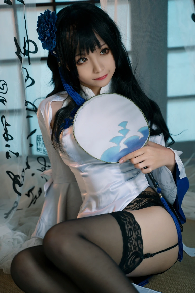蠢沫沫《95式旗袍》主题写真：11张全套美图